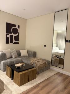 Quiet Bedroom and Sitting Area Apartment - gambar 5