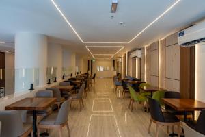Rooh Al Madinah Hotel - image 4
