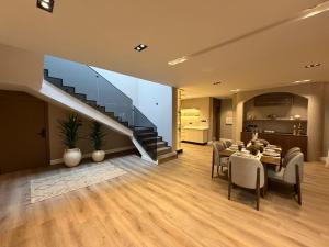Atrah Luminous 3BR Luxury Family Residence - görsel 25