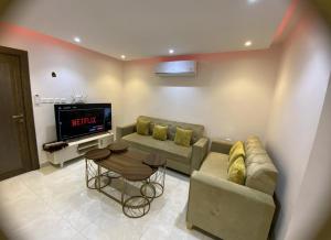 Elegant 3 Bedrooms and Living Room and Kitchen and Two Bathrooms in Hay Baqdu a1 - image 1