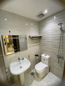 Distinctive Family Apartment with 3 Bedrooms, Lounge, Kitchen, and Two Bathrooms in Baqdo a2 - image 2