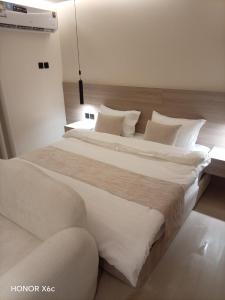 Al Taqwa Hotel Rooms - image 8