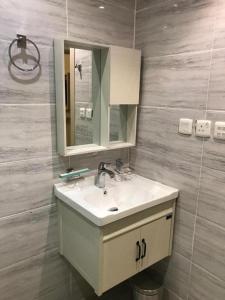 Azar Serviced Apartments - gambar 4