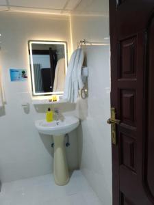 Waha Madain Hotel - image 36