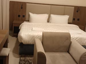 Al Madinah 2 Furnished Suites - image 16