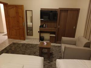 Al Madinah 2 Furnished Suites - image 31