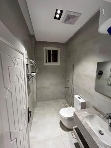 Apartment with a quiet lobby and self check-in - imagen 5