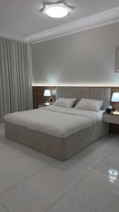 Apartment with a Master Bedroom and Living Room with Self-Entry - gambar 12