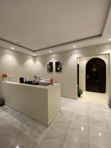Room and Lounge with Self Entry - imej 6