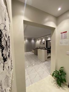 Room and Lounge with Self Entry - imej 14