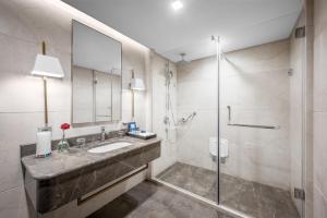 The Biltmore Al Madinah Hotel - imej 41