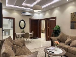Luxurious Family Apartments 10Mins Drive to Al-Masjid Nabawi - gambar 12