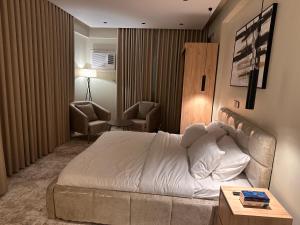 h Furnished Apartments 1 - imej 8