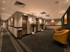One Inn Hotel Fully Renovated - gambar 45