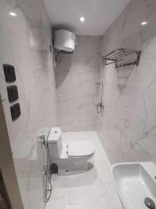 Barakah Al Madinah Al Dhahabi Hotel - imagen 4