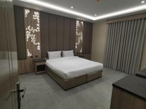 Barakah Al Madinah Al Dhahabi Hotel - imagen 6
