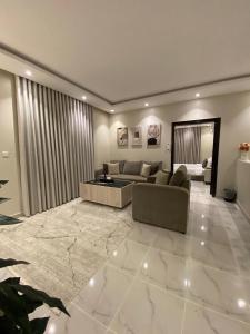 East Residence - image 3
