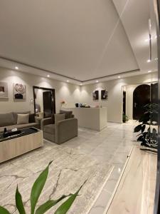 East Residence - image 4