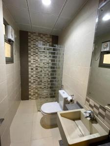 Menzal-M12-211 Two-Bedroom Apartment and Living Room - imagen 9