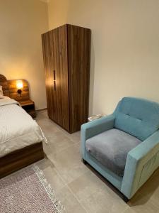 Menzal-M12-211 Two-Bedroom Apartment and Living Room - imagen 4
