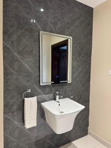Mazoon Al Dhahabiyyah Apartments - gambar 9