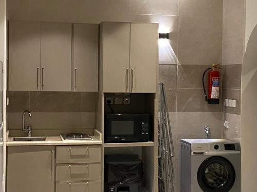 Luxury Apartment with Two Bedrooms, Two Bathrooms, Living Room and Dining Room