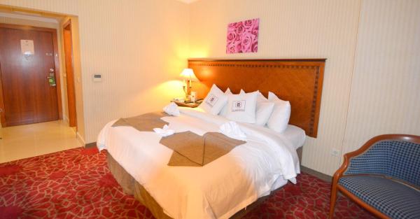 Hayah Grand Hotel - image 4