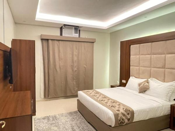 Rawaes Hotel - image 35