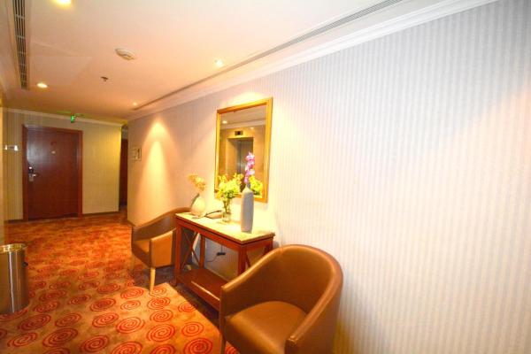 Hayah Grand Hotel - image 21