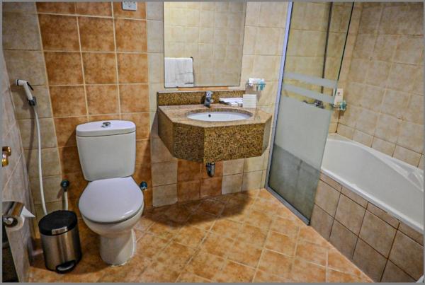Diyar Al Huda Hotel - image 48