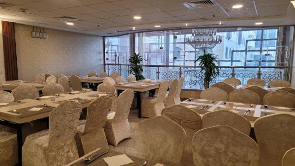 Qasr Al Ansar Golden Tulip Hotel - gambar 32