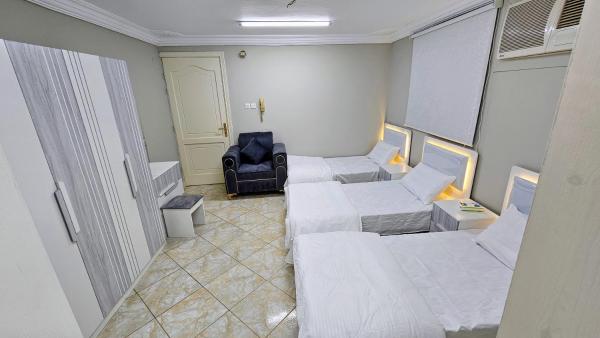 Apartment with Two Bedrooms and Attractive Price 2 - imej 2