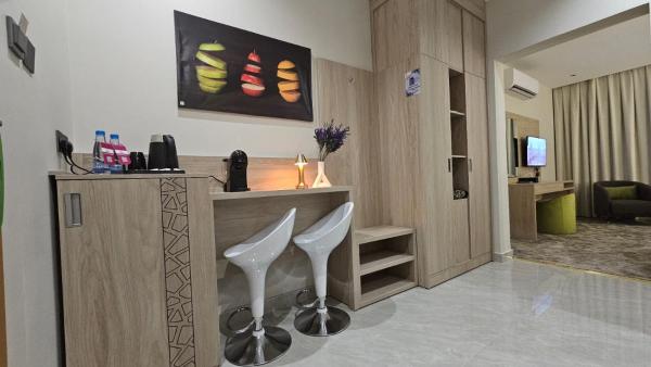 Al Nuqat Al Thamaniyah Hotel - image 6