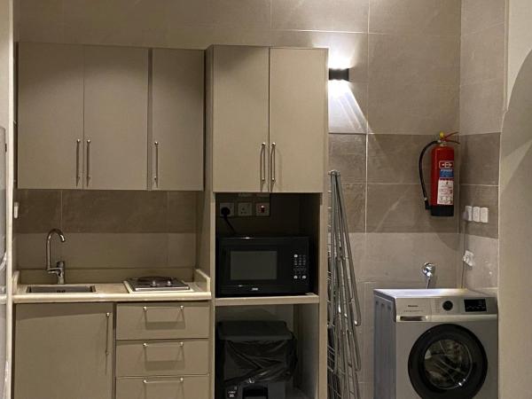 Luxury Apartment with Two Bedrooms, Two Bathrooms, Living Room and Dining Room - görsel 35