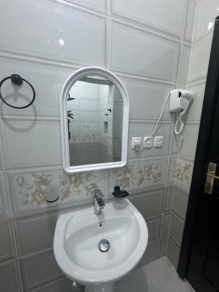 New Four-Bedroom Apartment Inside Al Haram Boundaries with Independent Entrance - afbeelding 14