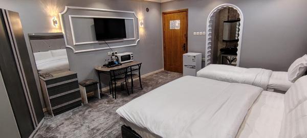 AZHAAR Suites - gambar 10