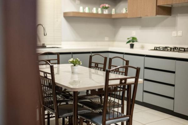 Family Apartment - gambar 19