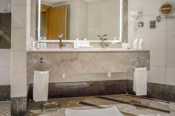 View Al Madinah Hotel - image 44