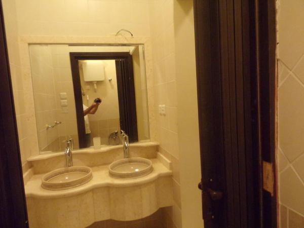 Othman Suites - image 2