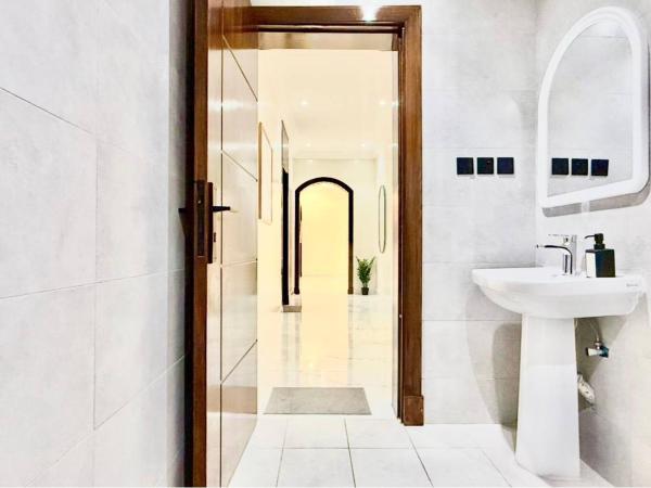 APT 5 Al Munawarah Suites - imagen 5