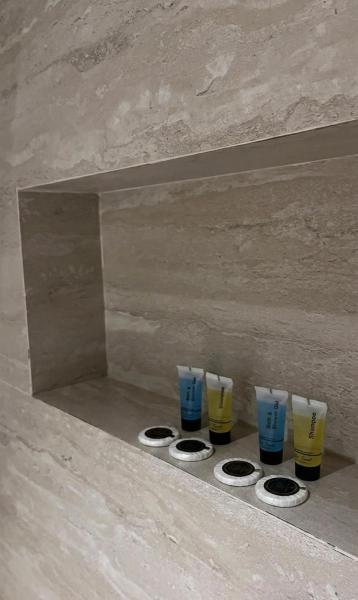 A suite with a room and a lounge with a quiet and modern design - image 7