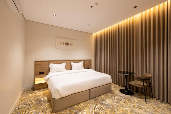 Riwaq Hotel Suites - image 35