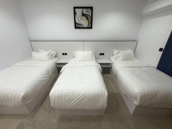 Aurion Grand Villa - 12BR Estate with Rooftop - Uhud Views & Private Elevator - image 5