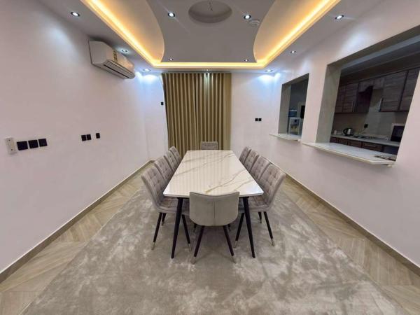 Aurion Grand Villa - 12BR Estate with Rooftop - Uhud Views & Private Elevator - image 13