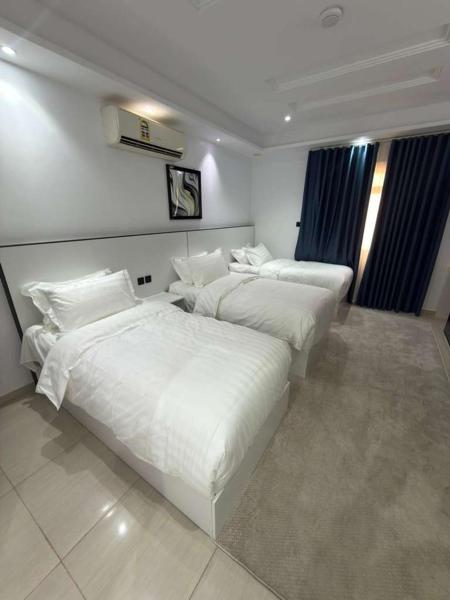 Aurion Grand Villa - 12BR Estate with Rooftop - Uhud Views & Private Elevator - image 50