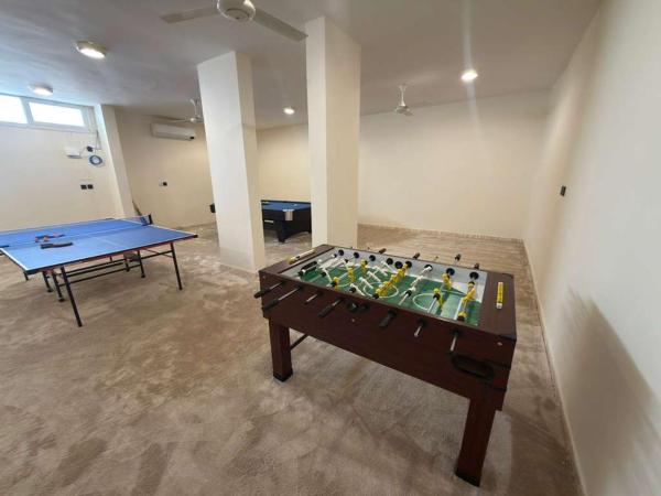 Aurion Grand Villa - 12BR Estate with Rooftop - Uhud Views & Private Elevator - image 43