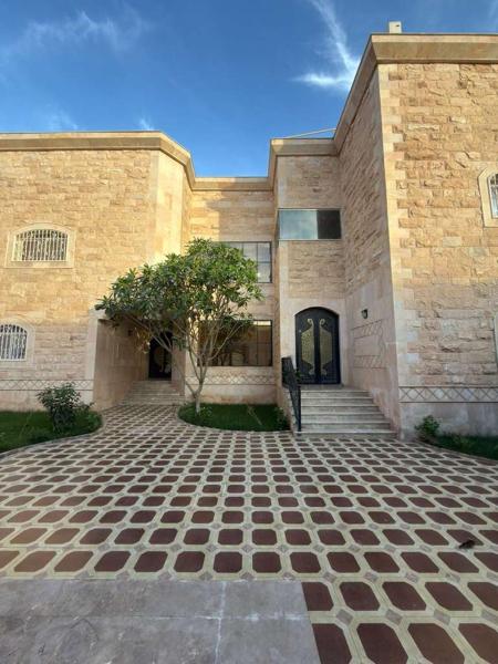 Aurion Grand Villa - 12BR Estate with Rooftop - Uhud Views & Private Elevator - image 4