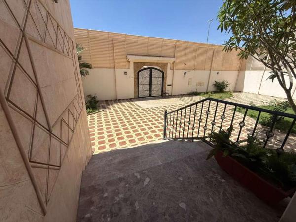 Aurion Grand Villa - 12BR Estate with Rooftop - Uhud Views & Private Elevator - image 8
