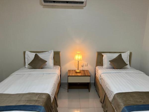 Royal Night Suites - image 11