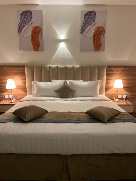 Royal Night Suites - image 4